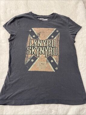 Women’s Vintage Vinyl Brand Lynyrd Skynyrd graphic tee sz L